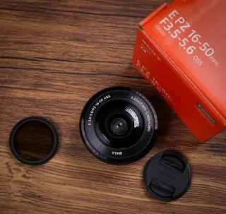 Obiettivo Sony E PZ 16-50mm f/3.5-5.6 OSS