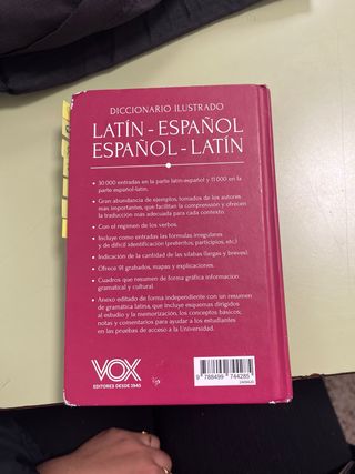 Diccionario ilustrado latín-español/ español-latín