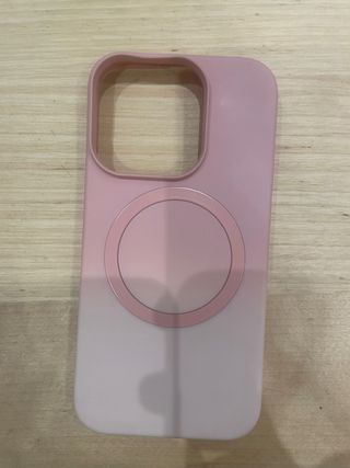 Funda iPhone Rosa con MagSafe No es de marca.