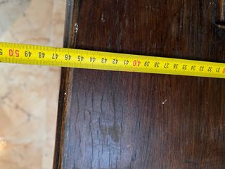 Vitrina de madera y cristal