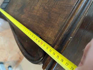 Vitrina de madera y cristal