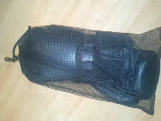 Guantes de boxeo negros