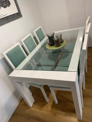 Mesa de comedor y 6 sillas