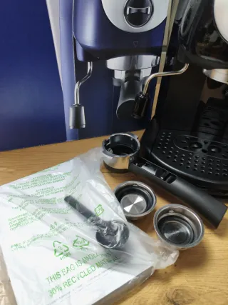 Cafetera DeLonghi Negra