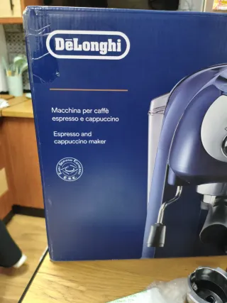 Cafetera DeLonghi Negra