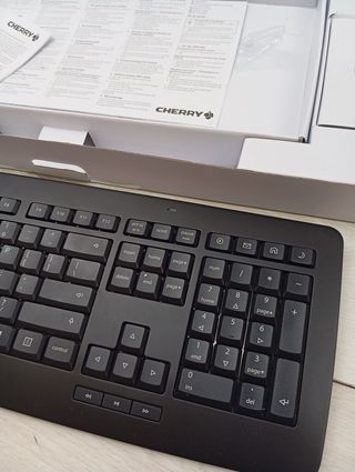 Pack Teclado y Ratón Cherry Inalámbricos Negro