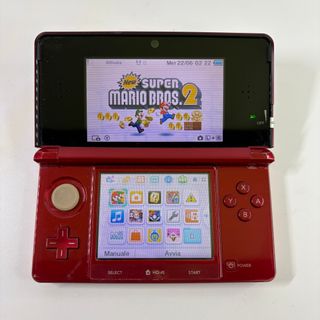 Nintendo 3DS Rosso con accessori