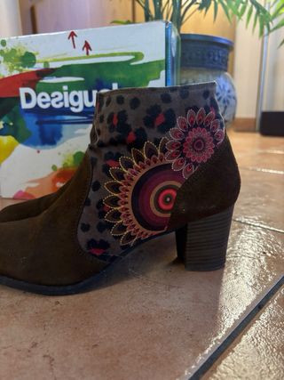 Botines Desigual Marrones y Multicolor