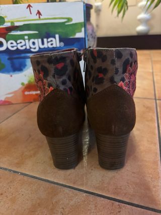 Botines Desigual Marrones y Multicolor