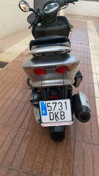 Yamaha Majesty 125 - Muy cuidada
