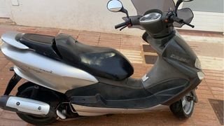 Yamaha Majesty 125 - Muy cuidada
