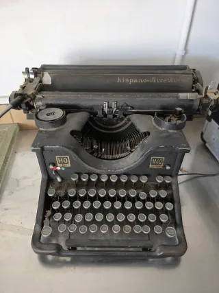 Máquina de escribir Hispano Olivetti M40