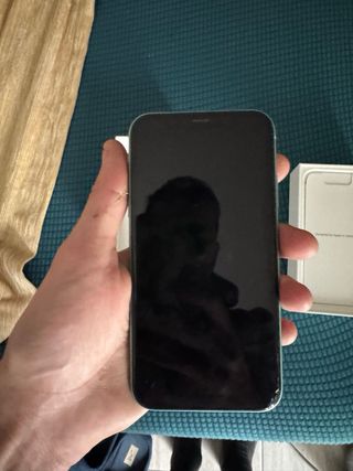 iPhone 11 azul clarito