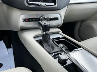 Volvo XC90 MOMENTUM 4WD 2019