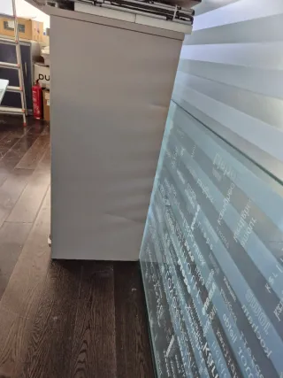 2 archivadores metálicos con persiana