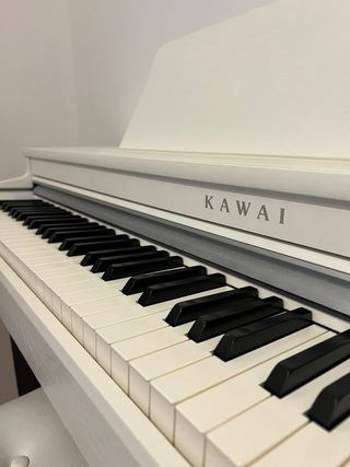 Piano Digital Kawai CN-201 Blanco + Banco Roland