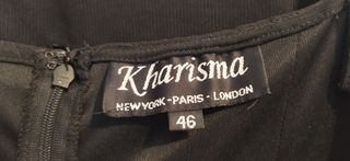 Vestido negro con volantes y pedrería