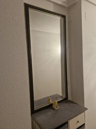 Mueble auxiliar mimbre con espejo