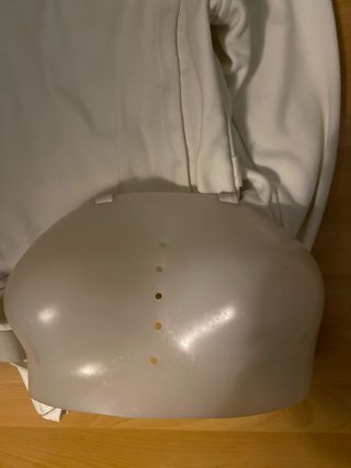 Traje esgrima mujer + protector pecho