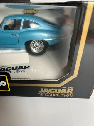 Burago Jaguar E-Type Coupe 1961 1/18