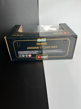 Burago Jaguar E-Type Coupe 1961 1/18