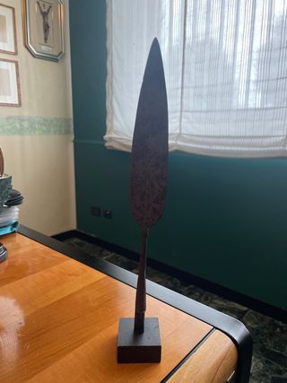 Lancia decorativa in metallo