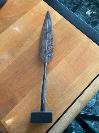 Lancia decorativa in metallo