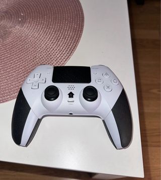 Consola ps4+ 2mandos nuevos