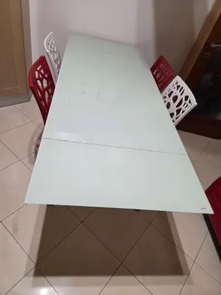 Tavolo Vetro Temperato Allungabile + 4 Sedie