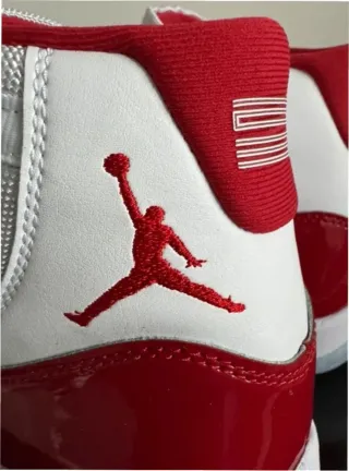 Jordan 11 Retro Cherry Talla 43