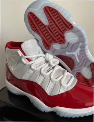 Jordan 11 Retro Cherry Talla 43