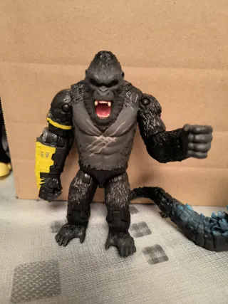 Figuras King Kong y Godzilla .
