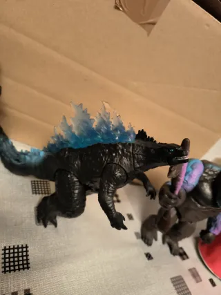 Figuras King Kong y Godzilla .