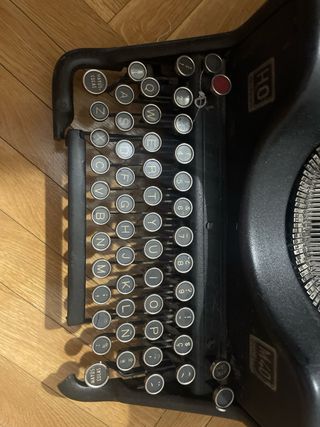 Máquina de escribir Hispano-Olivetti M40