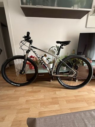 Bicicleta Montaña GIANT Talon