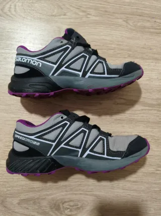 Zapatillas Salomon montaña niña T34