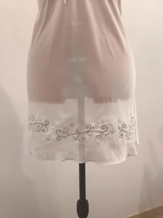 Camisón blanco translúcido bordado T42