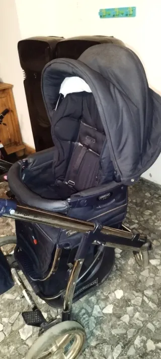 BEBECAR. Carro de bebé azul marino