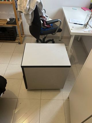 Cajonera de escritorio gris