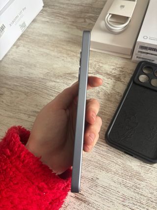 Xiaomi 14T con accesorios