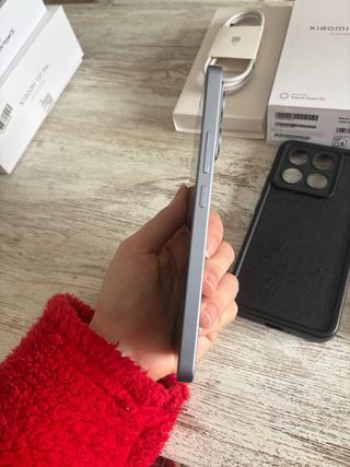 Xiaomi 14T con accesorios