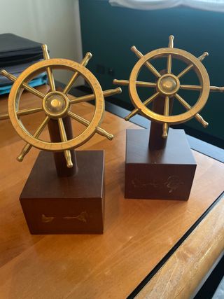 Coppia timoni in ottone con base