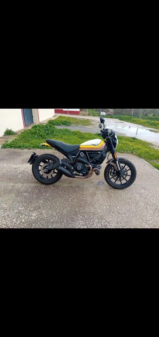 Moto ducati scrambler