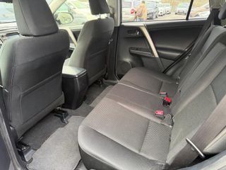 Toyota RAV4 4x2 advance .