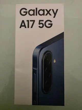 Samsung Galaxy A17 5G y Moto buds BASS