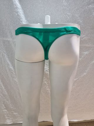 Trucadora femenina verde