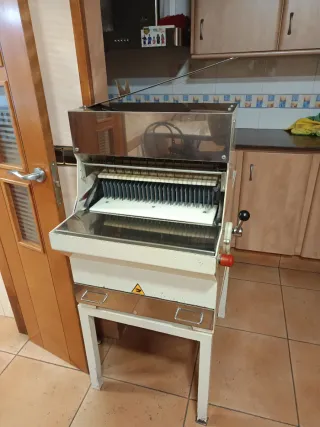 Cortadora de pan profesional