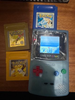 Lote Game Boy Color Fluor + 4 Juegos Pokémon