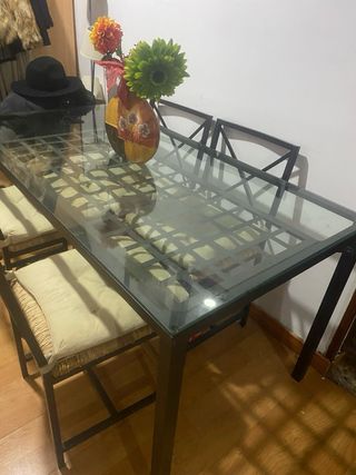 Mesa comedor cristal y 4 sillas