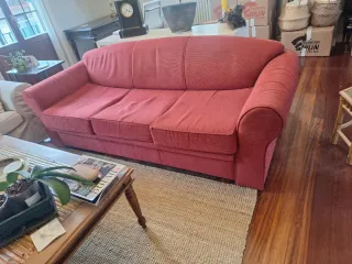 Sofá de 3 plazas rojo fresa